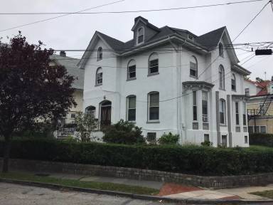 Main picture of 190 Archer Ave