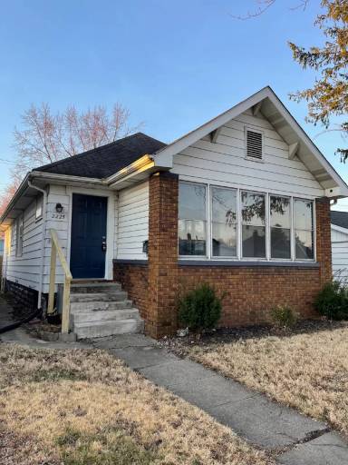 Main picture of 2239 1st Ave