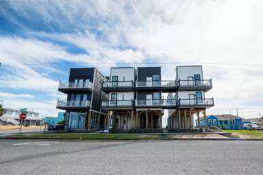 Main picture of 807 Avenue K - A