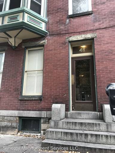 Main picture of 41 E Franklin St