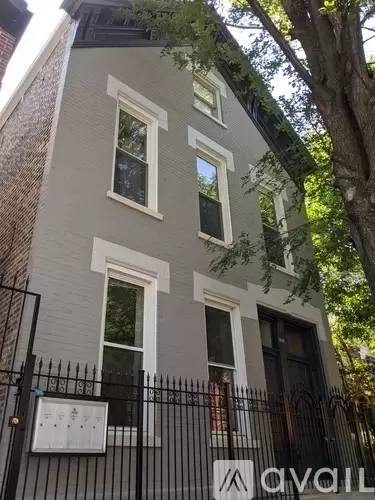 Main picture of 1649 W Superior St