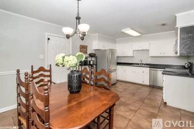 Main picture of 1955 Hunter Ave