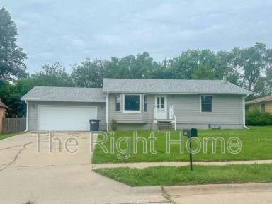 Main picture of 6424 N 68th St