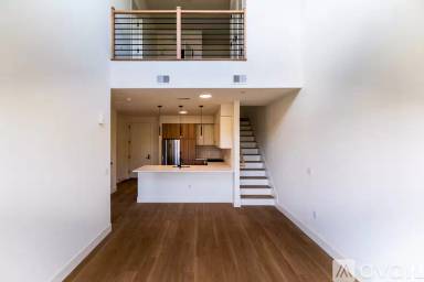 Main picture of 585 Sayre Ave