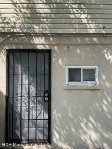 Main picture of 943 E 213th St