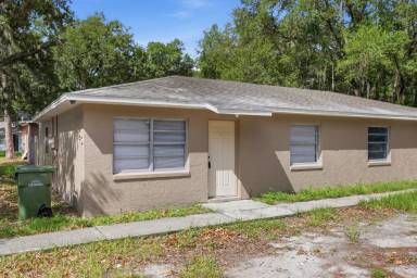 Main picture of 1725 Birchwood Cir