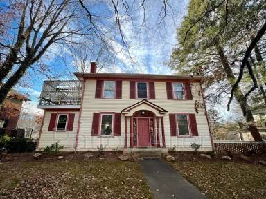 Main picture of 130 Edwin Pl