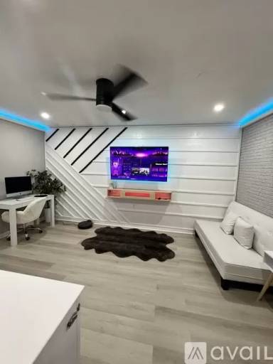 Main picture of 1030 NW 200th Ter
