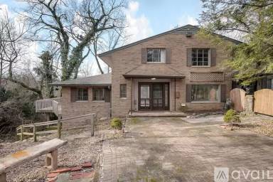 Main picture of 2731 Charing Rd