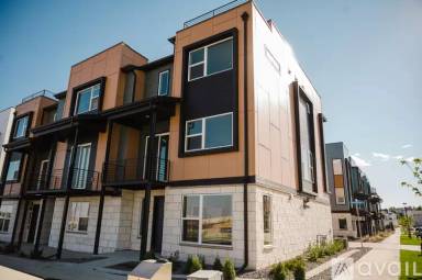 Main picture of 810 Superior Dr