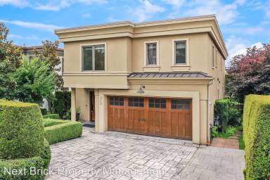 Main picture of 749 State St S