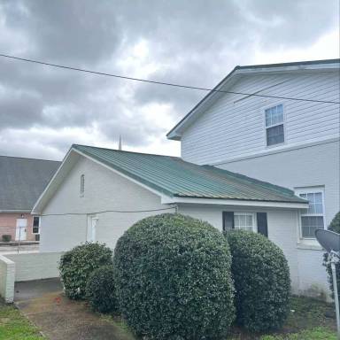 Main picture of 305B Pleasant St