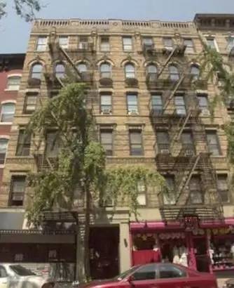 Main picture of 328 W 19th St