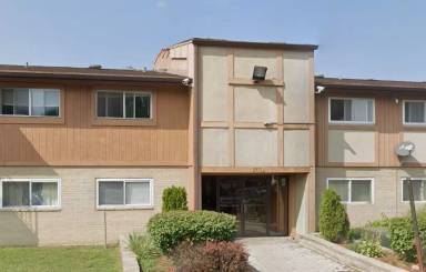Main picture of 850 E Old Willow Rd
