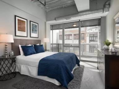 Main picture of 1240 N Milwaukee Ave
