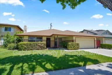 Main picture of 19555 4 Oaks St