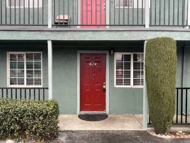 Main picture of 630 Lincoln Rd E
