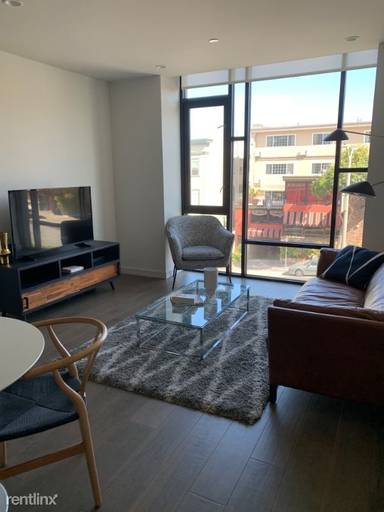 Main picture of 1463 Lombard St