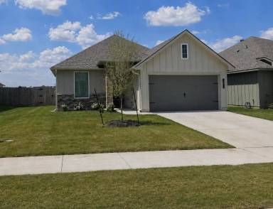 Main picture of 903 James Parker Cir