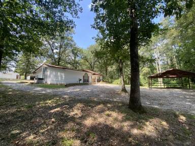 Main picture of 18601 Honeysuckle Ln