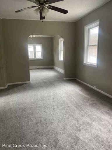 Main picture of 1190 E 60th St
