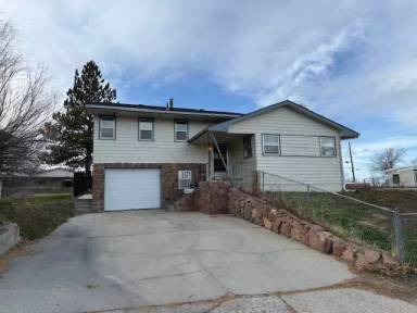 Main picture of 1130 S Willow St