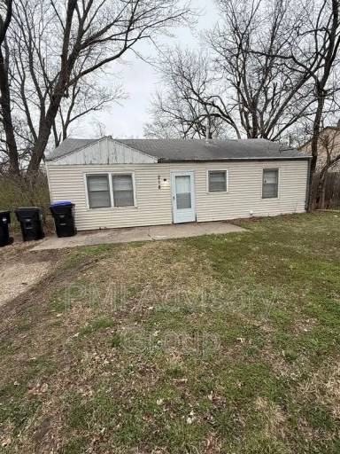 Main picture of 218 SE Pinecrest Dr