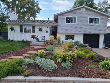 Main picture of 4240 Aurora Ave