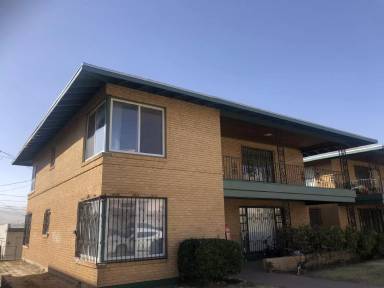 Main picture of 812 W Yandell Dr