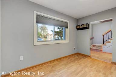 Main picture of 219 Willow Ter