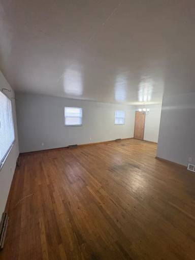 Main picture of 4283 E Mound St
