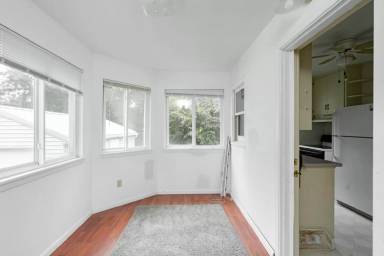Main picture of 1927 Olive St