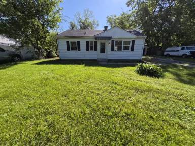 Main picture of 3221 N Priscilla Ave
