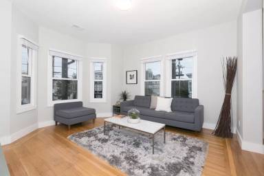 Main picture of 500 Bartlett Apartments