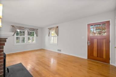 Main picture of 4116 Warner St