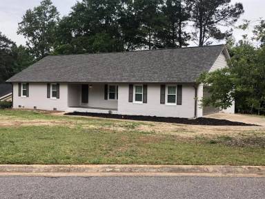 Main picture of 1011 Old Farm Ct