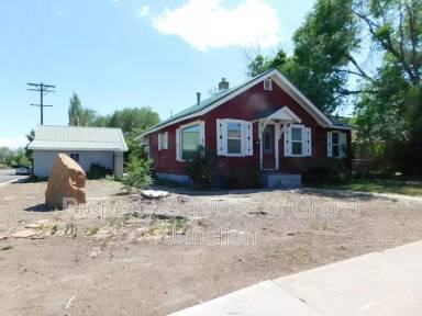 Main picture of 1859 Orchard Ave