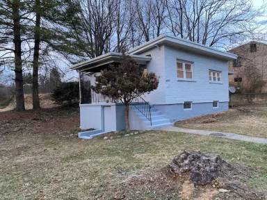 Main picture of 3350 Kenmore Ave