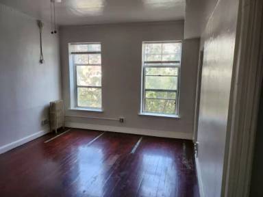Main picture of 901 S Kingsley Dr