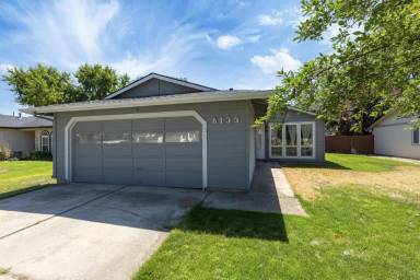 Main picture of 8135 W Canterbury Ct