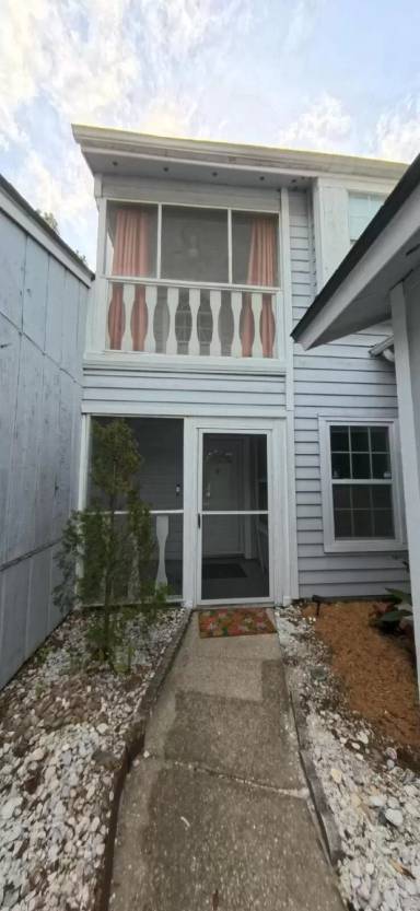 Main picture of 3054 Cobblewood Ln N