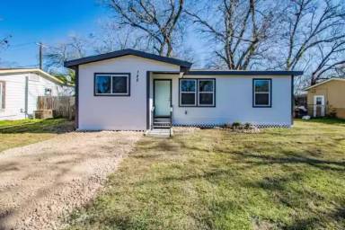 Main picture of 140 Huisache St