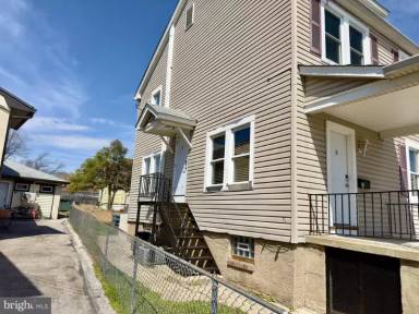Main picture of 5202 Leeds Ave