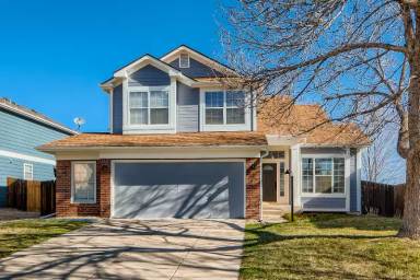 Main picture of 327 Sprucewood Ct