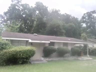 Main picture of 302 Lynn Ln