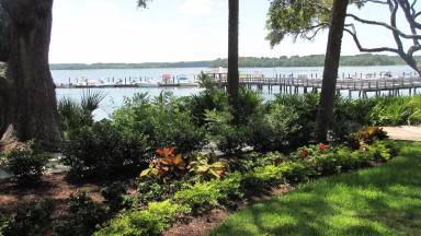 Main picture of 6 Village North Dr