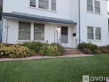 Main picture of 421 S Doheny Dr
