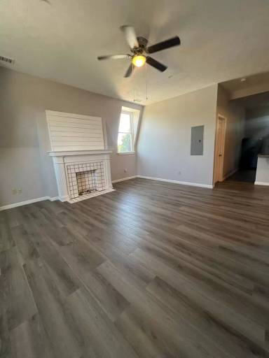 Main picture of 437 W 6th St