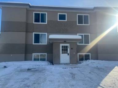 Main picture of 900 W 26th Ave