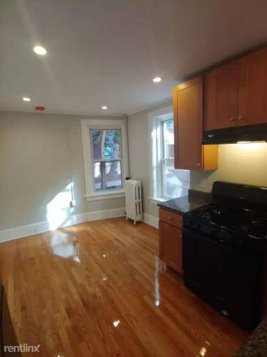 Main picture of 70 Joy St